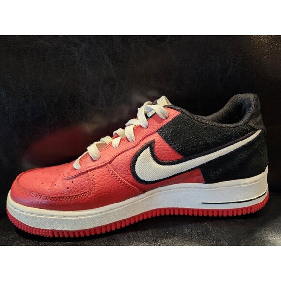 Nike Boys Air Force 1 LV8 1 GS Mystic Red/Black-Size 7 Youth Excellent Condition - Picture 2 of 16
